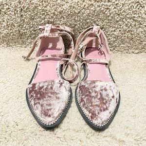 Pre-loved! FREE PEOPLE FR X FP Vegan Pink Velvet Pointed Toe Flats!